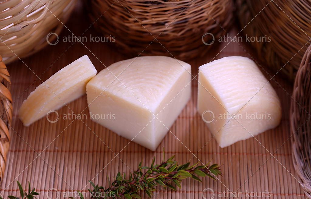 πρωτοσέλιδο - τυρί Λαδοτύρι Μυτιλήνης με... λίγα λόγια