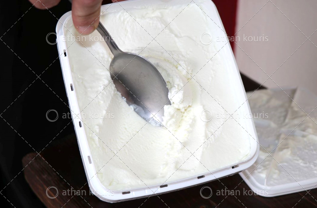 πρωτοσέλιδο - τυρί Ανεβατό με... λίγα λόγια