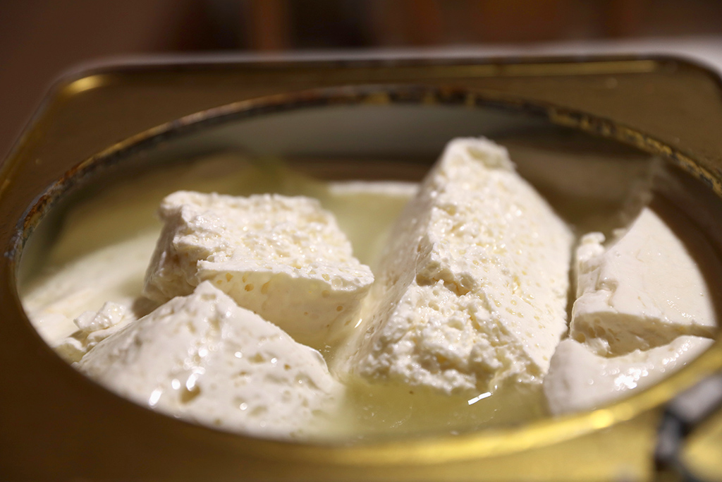 πρωτοσέλιδο - Γίδινο Τυρί – Όταν κάνουμε μποϋκοτάζ στον εαυτό μας